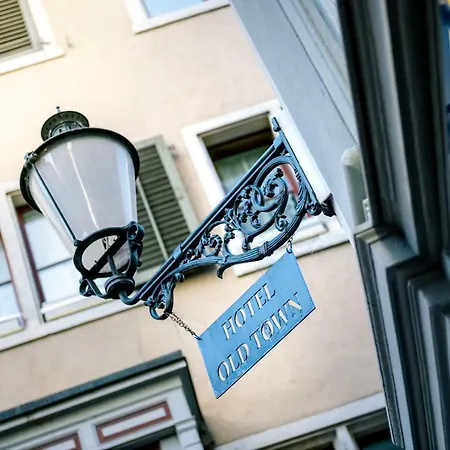 Otel Old Town 4*